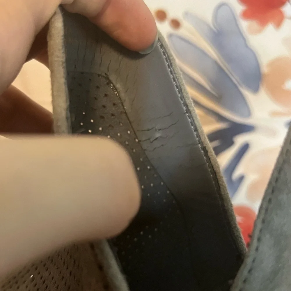 Cole Haan 8B Grey Suede Laser Cut Pull On Casual Fall Preppy Weekend Booties